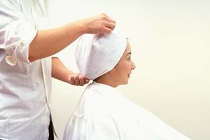 浅草の美容室でインナーカラーを入れる
